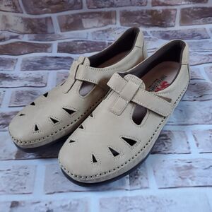 Sas Tripad Comfort Shoes Womens Size 8.5 M Beige Eyelet Strap Comfort Travel